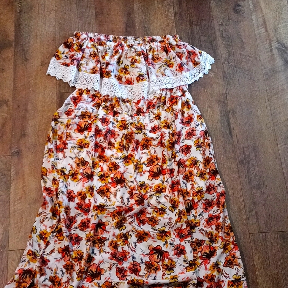 New look plus size Maxi Floral 👗 NWOT💛